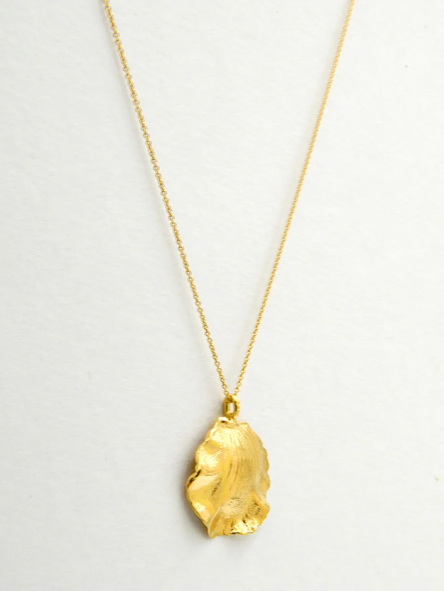 Shell Pendant Necklace